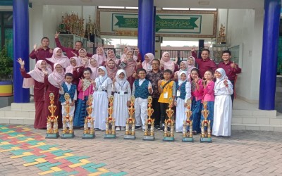 SD WUKIR RETAWU JUARA UMUM LOMBA FLS2N 2021 DENGAN MENYABET 6 EMAS, 3 PERAK DAN 1 PERUNGGU